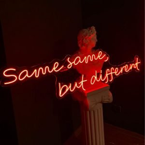 Same same, but different Neon Tabela