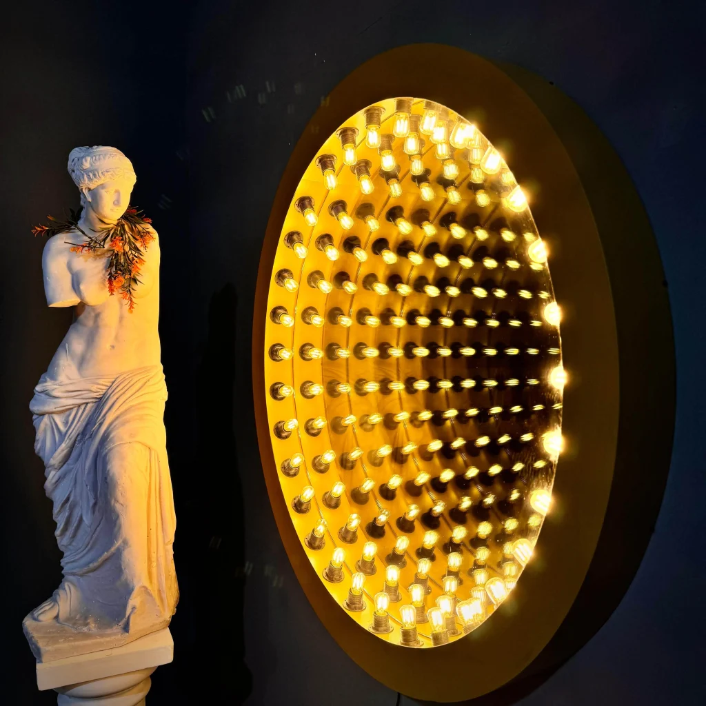 RETRO INFINITY TUNNEL