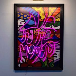 LIVE IN THE MOMENT Neptün Art Tablo