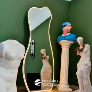 Neptün Neon Mirror